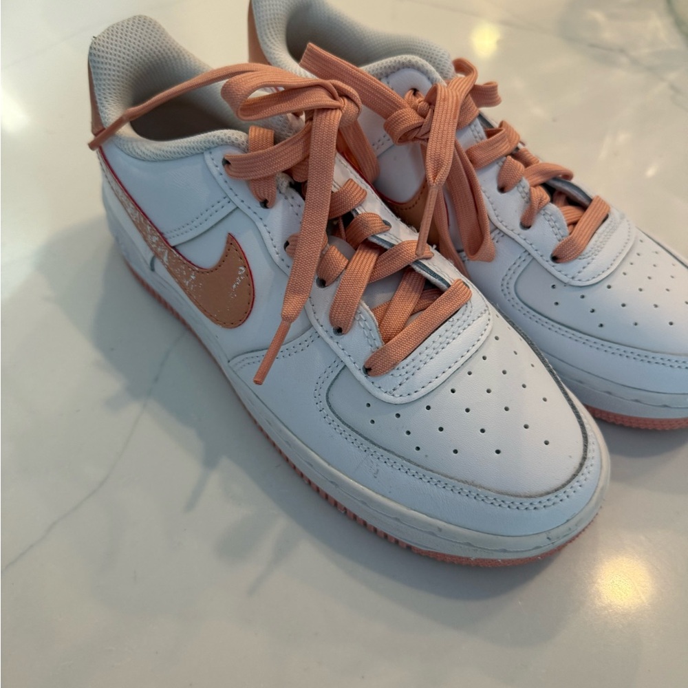 Nike White and Peach Sneakers